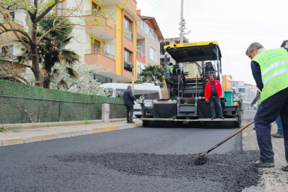 Menderes Caddesi’ne bin ton sıcak asfalt