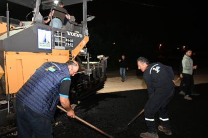 KARTEPE’NİN SOKAKLARI ASFALTA KAVUŞUYOR