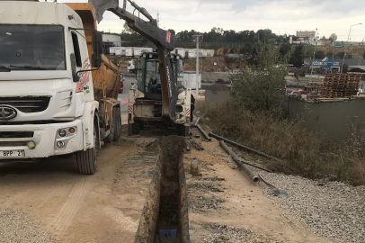 ÇAYIROVA’YA YENİ İÇME SUYU VE KANALİZASYON HATLARI YAPILIYOR