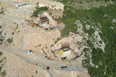 Dilovası Hastane yolunda köprü ayakları yükseliyor