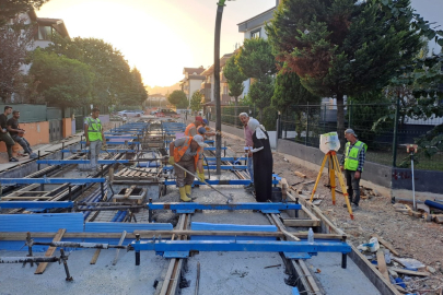 Alikahya Tramvayında ray betonları dökülüyor